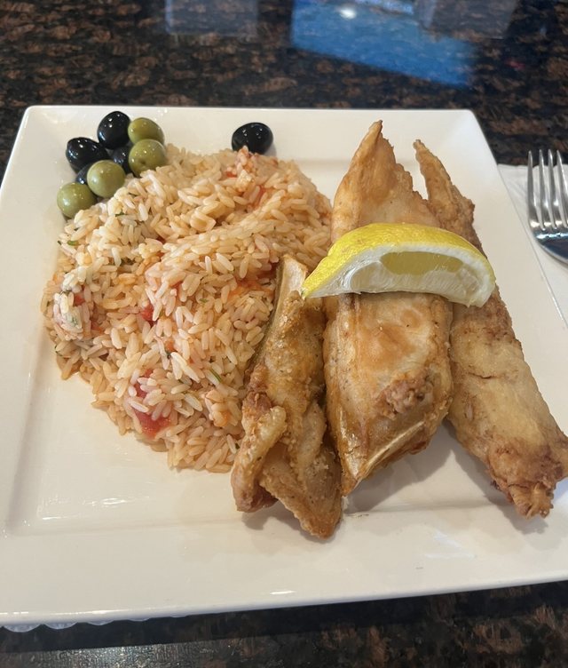 Fried fish with tomato rice at Churrasqueira Ribatejo